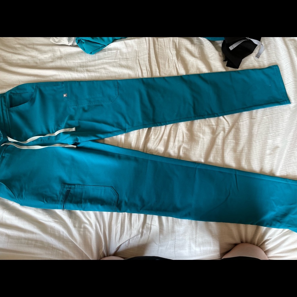 FIGS Yola Skinny Scrub Pants
